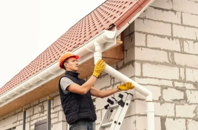 Pose et remplacement de gouttières à Étel